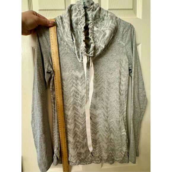 Lole Chevron Cowl Neck Performance Lightweight Long Sleeve Gray Shirt M - Picture 7 of 10